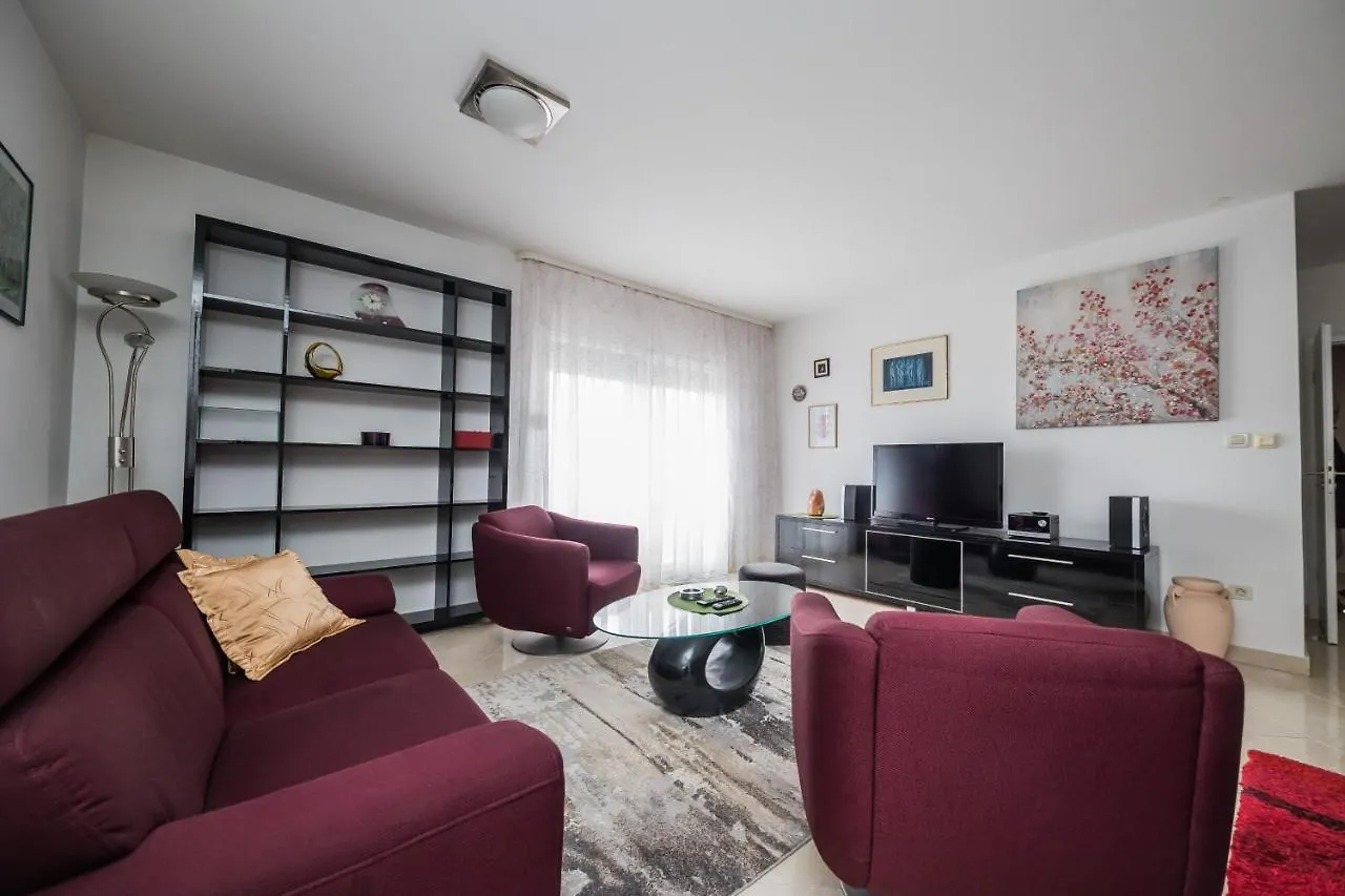 Val Apartment Kastela